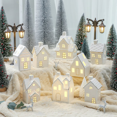 【SHEGAIA】Christmas Limited Edition 美白セット The Holiday Aisle® 28-Piece Ceramic LED Christmas Village Set With
